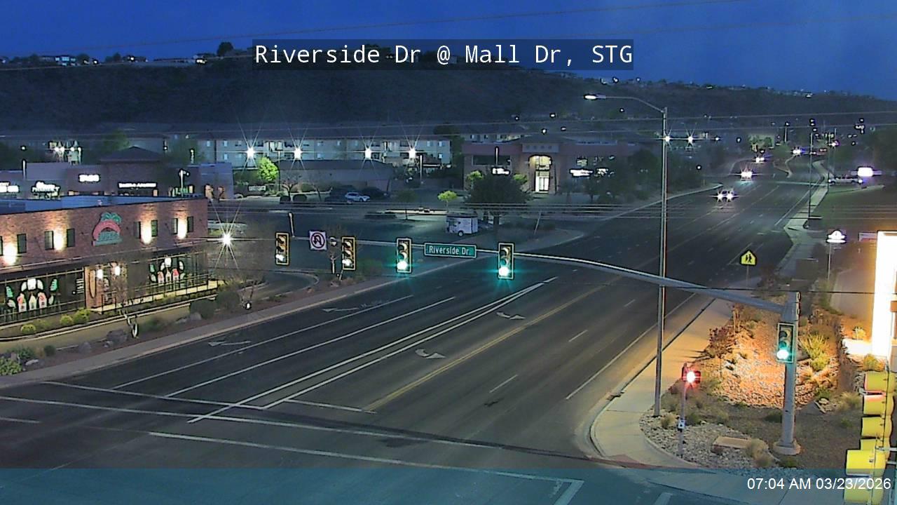 Riverside Dr @ Mall Dr, STG live webcam