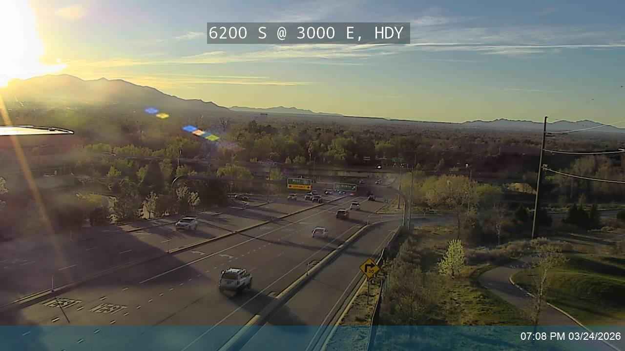 6200 S / SR-190 @ 3000 E, HDY live webcam