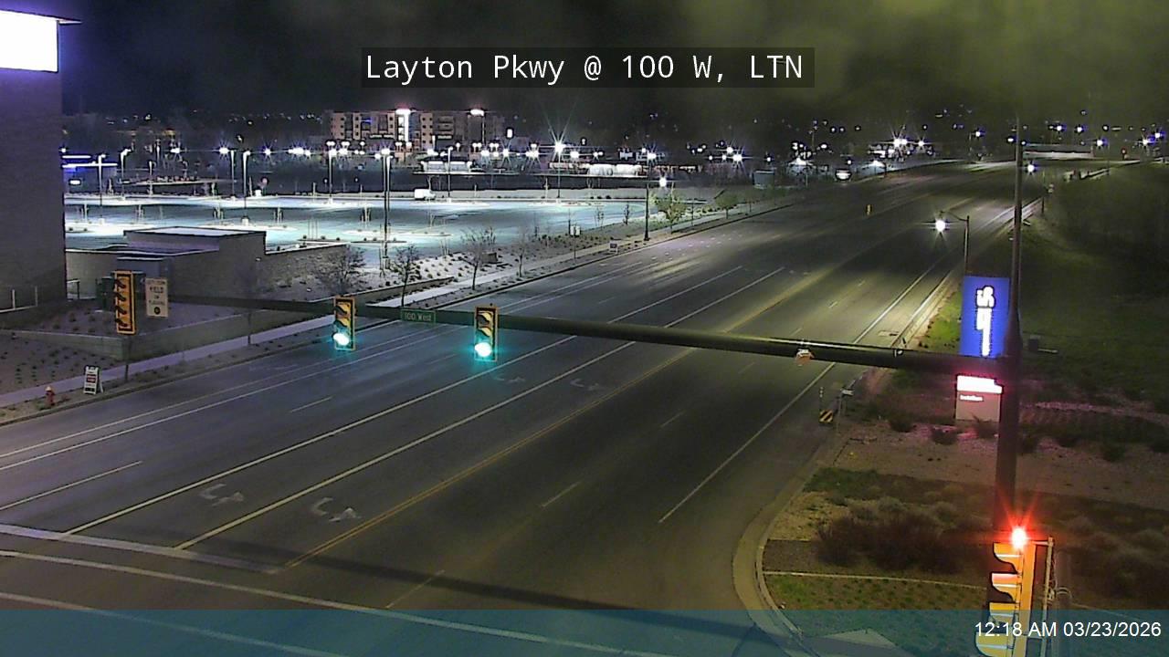 Layton Pkwy @ 100 W, LTN live webcam
