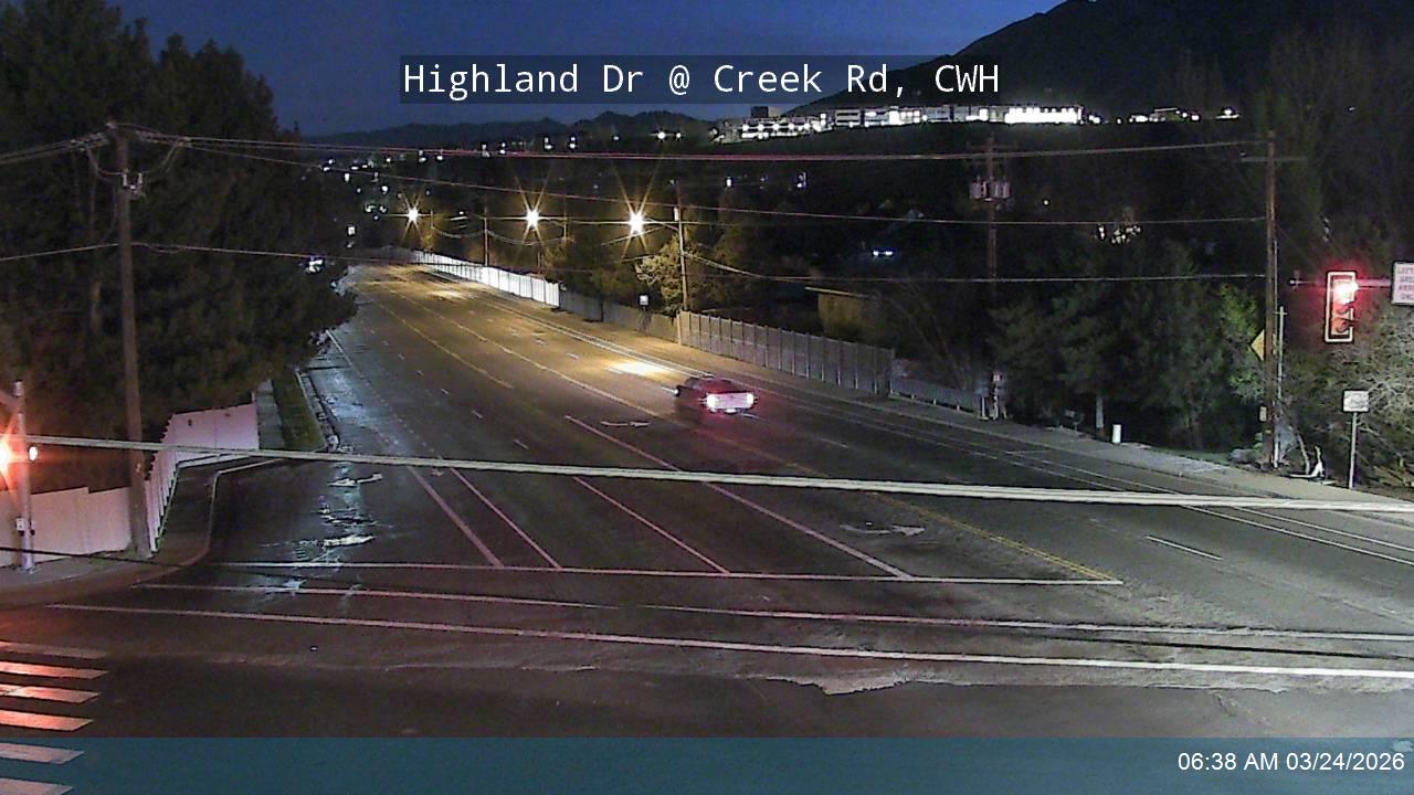 Highland Dr / 2000 E @ Creek Rd / 8100 S, CWH live webcam