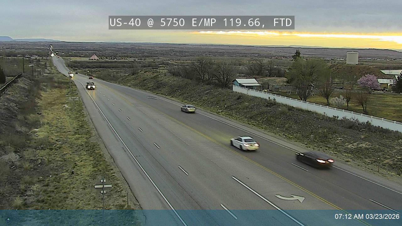 200 N / US-40 @ 5750 E / Whiterocks Hwy / MP 119.66, FTD live webcam