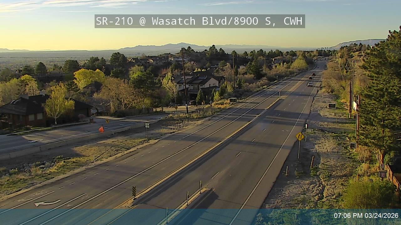 North Little Cottonwood Rd / Wasatch Blvd / 3600 E / SR-210 @ Wasatch Blvd / 8900 S, CWH live webcam