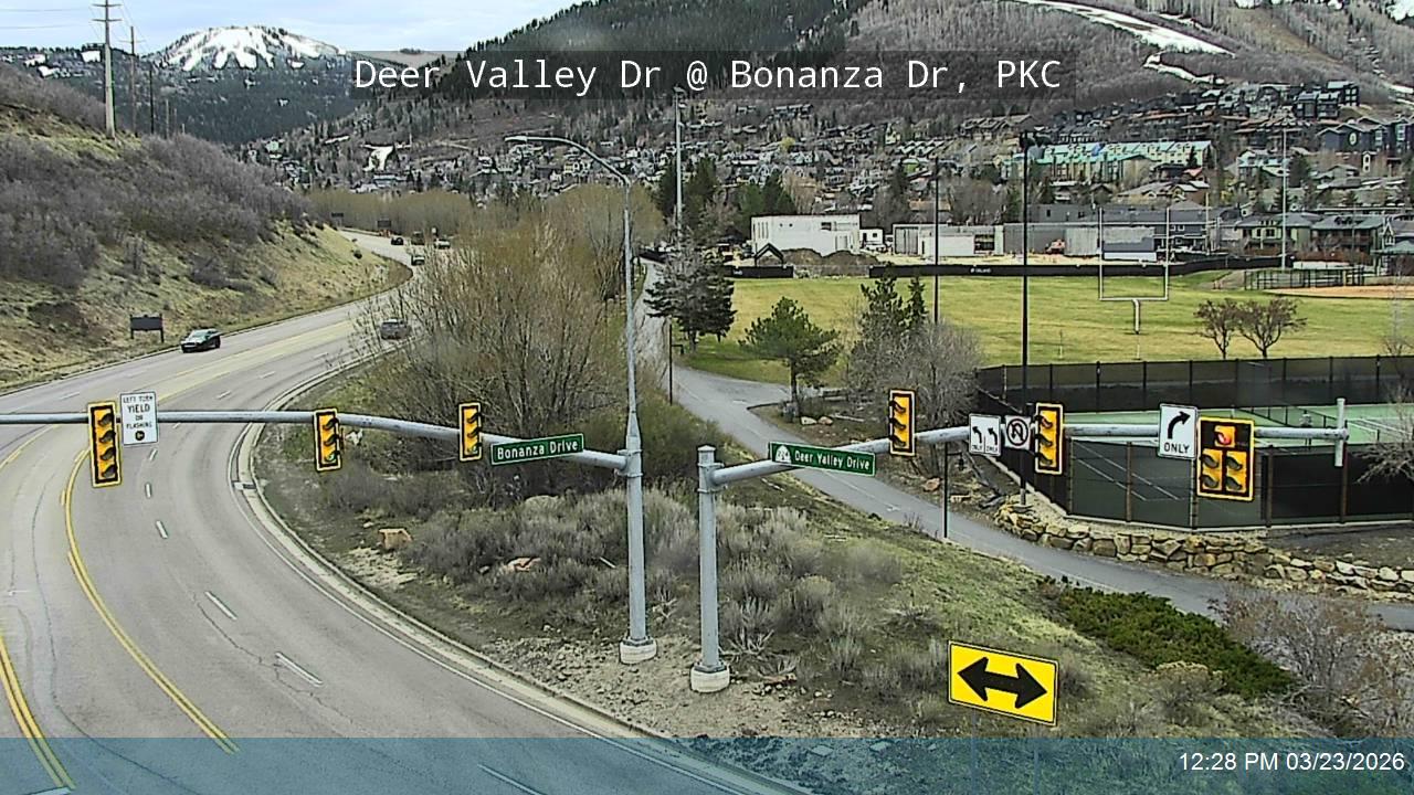 Deer Valley Dr / SR-224 @ Bonanza Dr, PKC live webcam