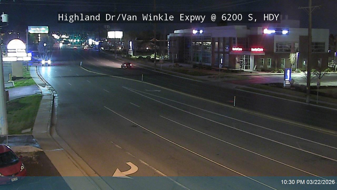 Highland Dr / Van Winkle Expwy / SR-152 @ 6200 S, HDY live webcam