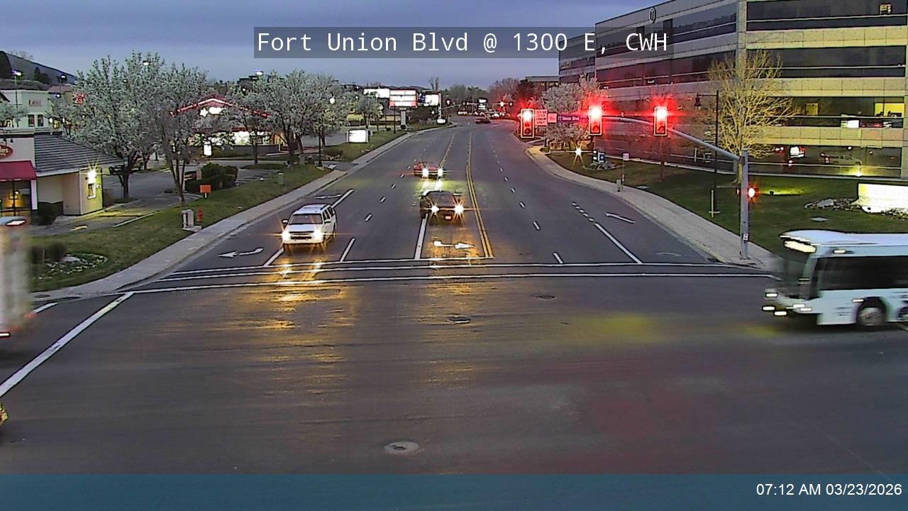 Fort Union Blvd / 6910 S @ 1300 E, CWH live webcam
