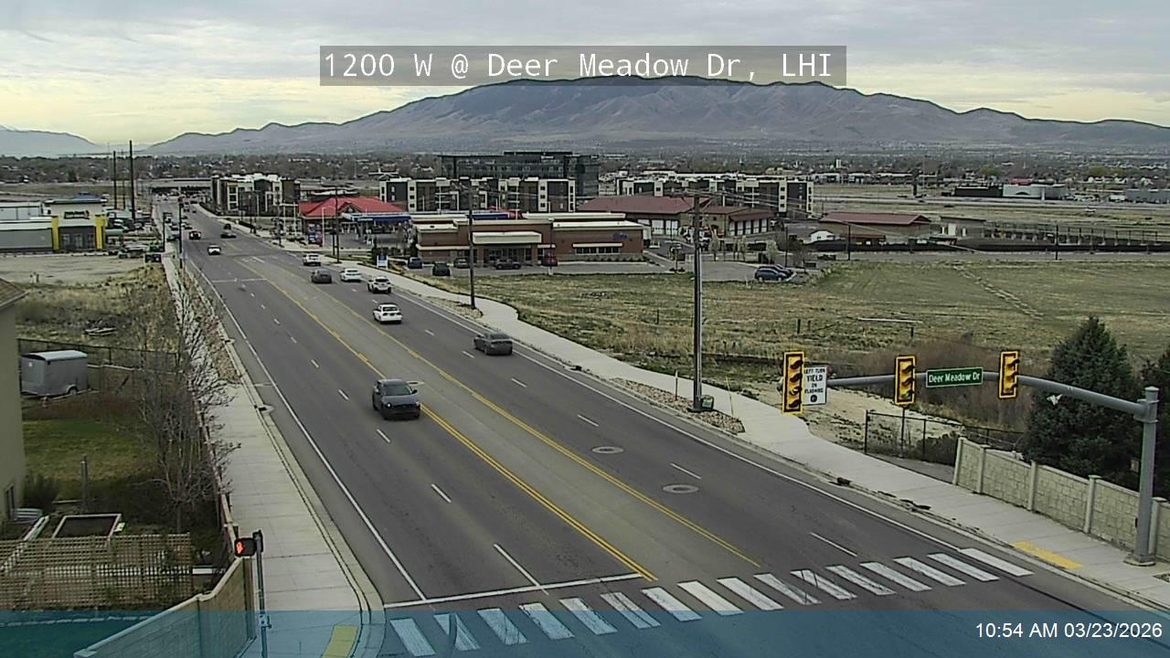 1200 W @ Deer Meadow Dr / 2775 N, LHI live webcam