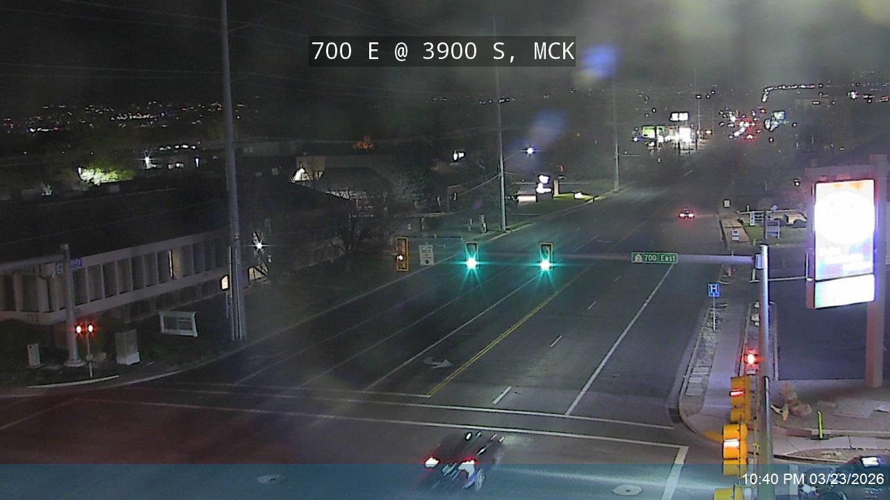 700 E / SR-71 @ 3900 S, MCK live webcam