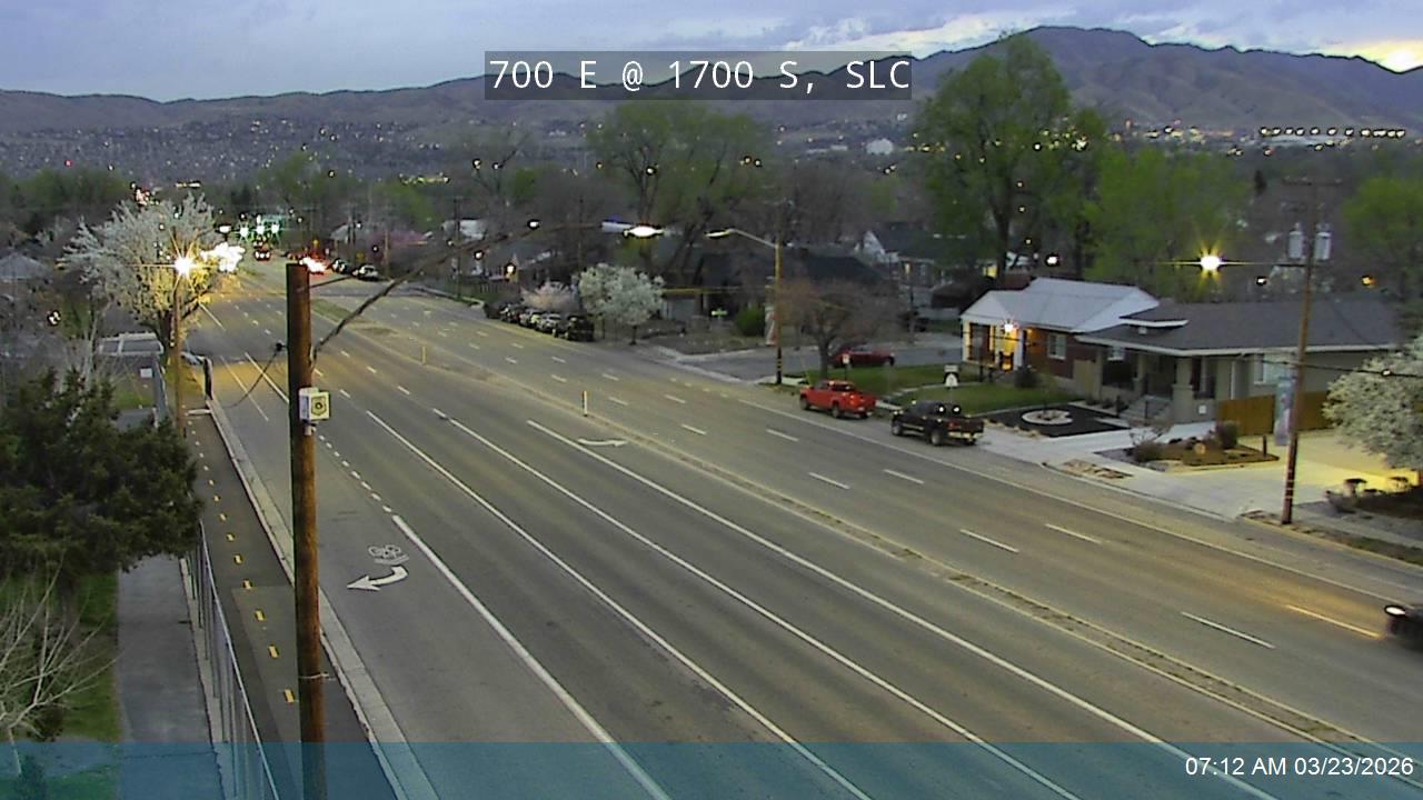 700 E / SR-71 @ 1700 S, SLC live webcam