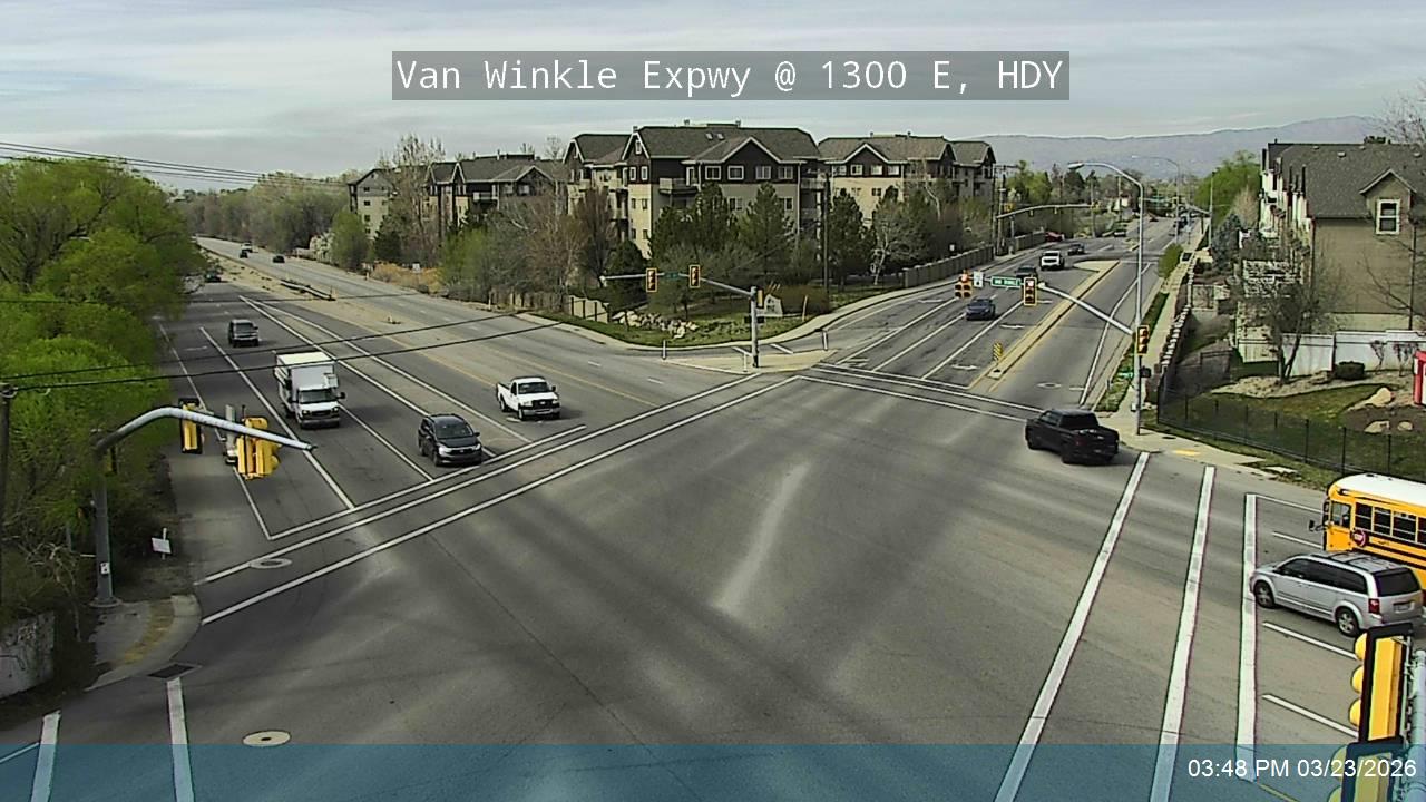 Van Winkle Expwy / SR-152 @ 1300 E, HDY live webcam