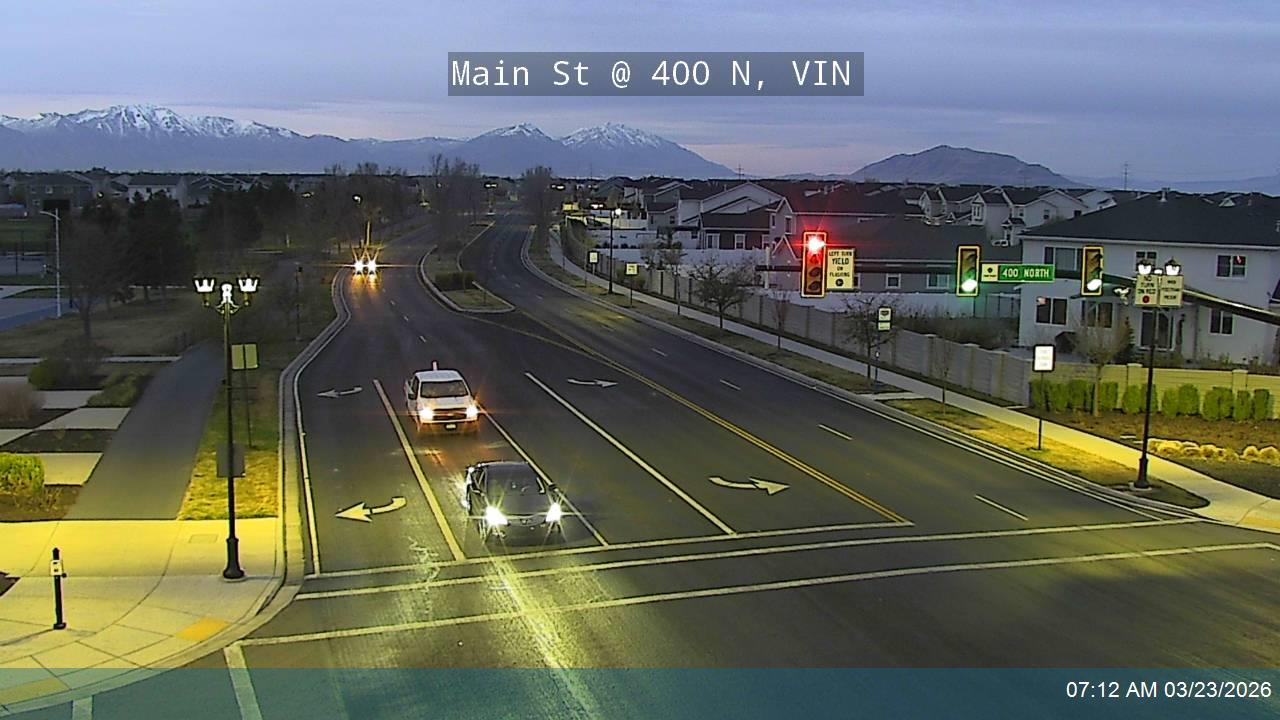 Main St @ Vineyard Rd / 400 N, VIN live webcam