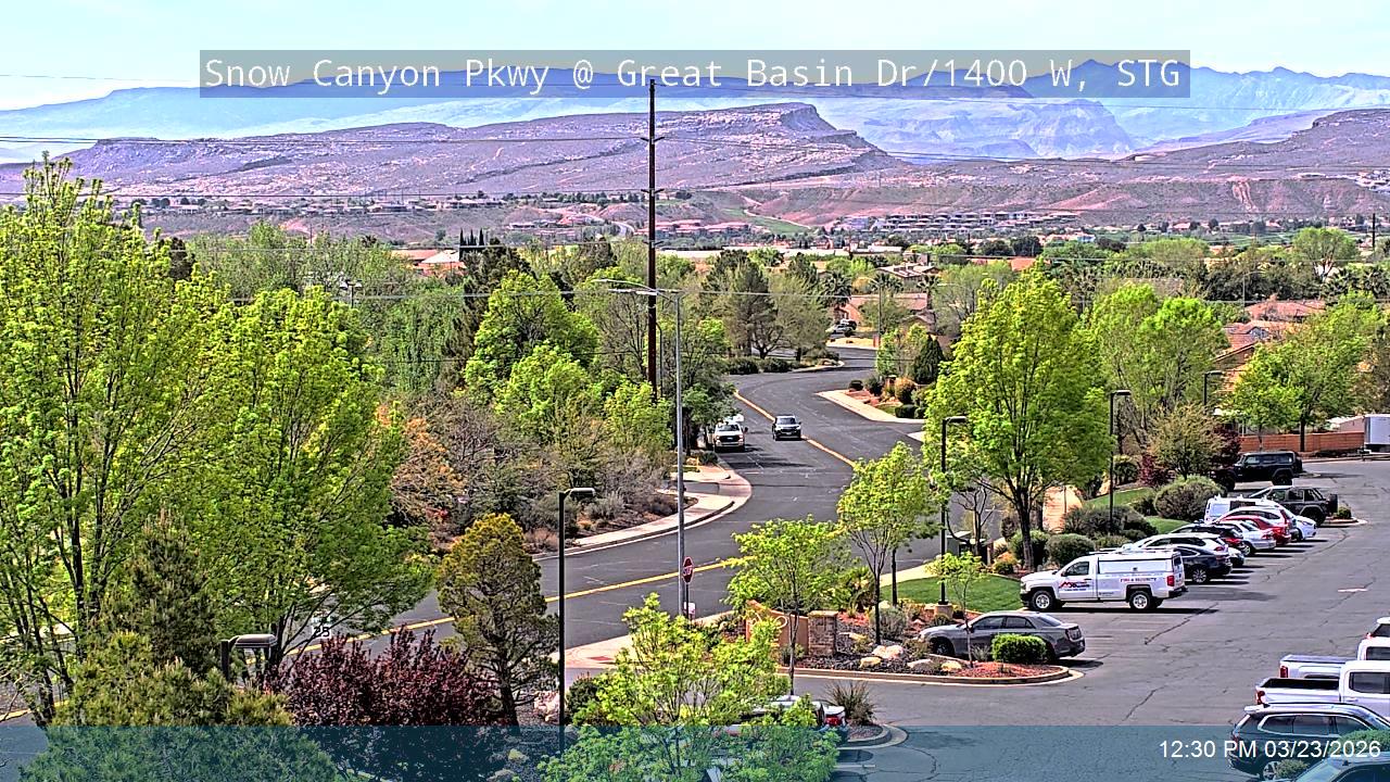 Snow Canyon Pkwy @ Great Basin Dr / 1400 W, STG live webcam