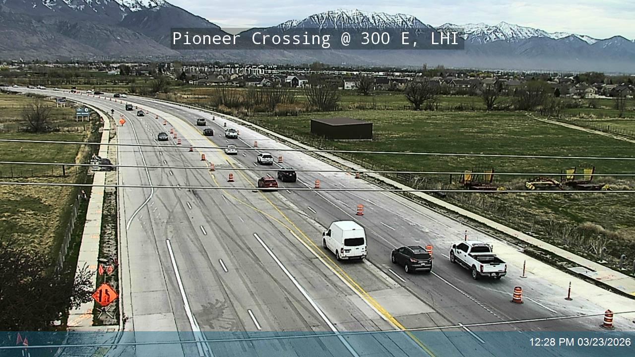 Pioneer Crossing / SR-145 @ 300 E, LHI live webcam