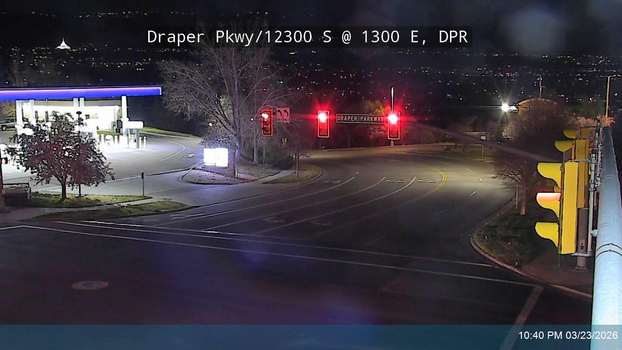Draper Pkwy / 12300 S @ 1300 E, DPR live webcam