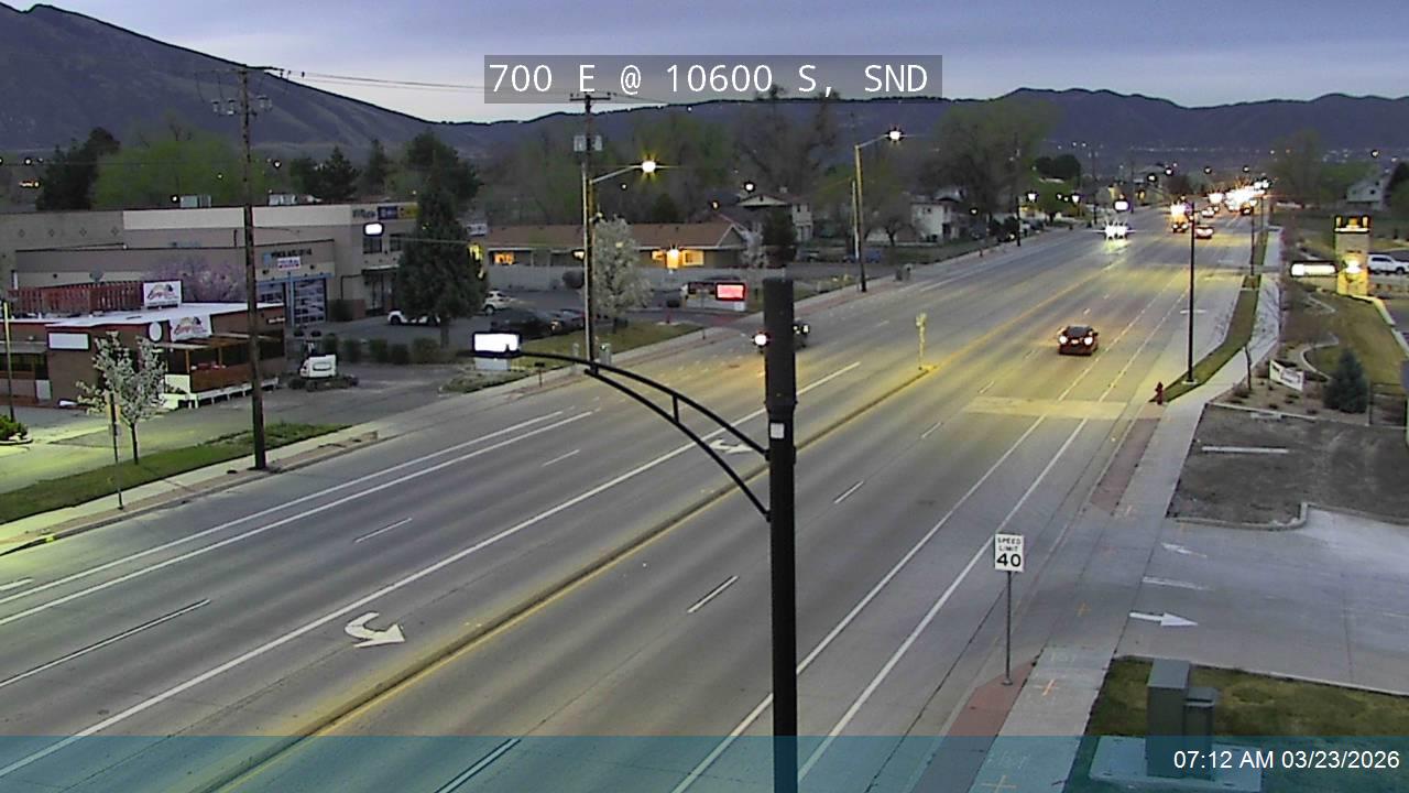 700 E / SR-71 @ 10600 S, SND live webcam
