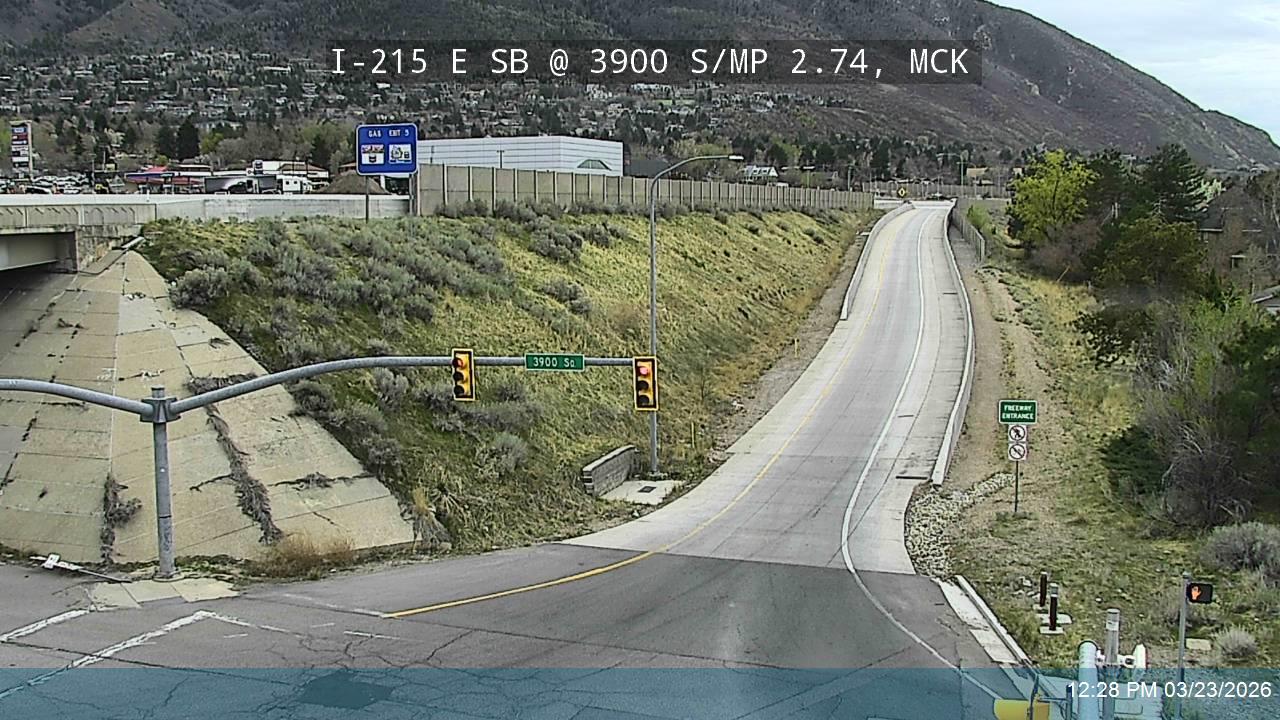 I-215 E SB @ 3900 S / MP 2.74, MCK live webcam