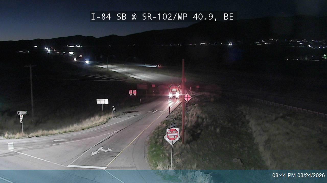 Main St / SR 102 @ I-84 SB Ramp TRE live webcam