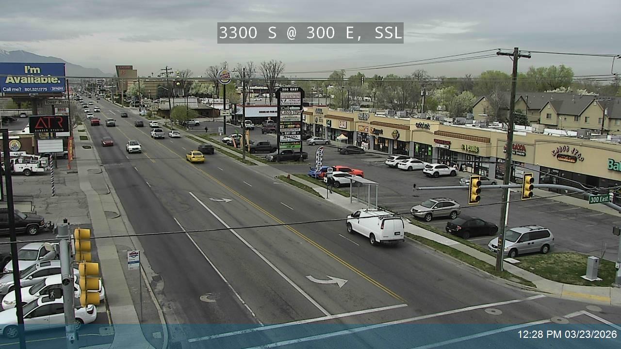 3300 S / SR-171 @ 300 E, SSL live webcam