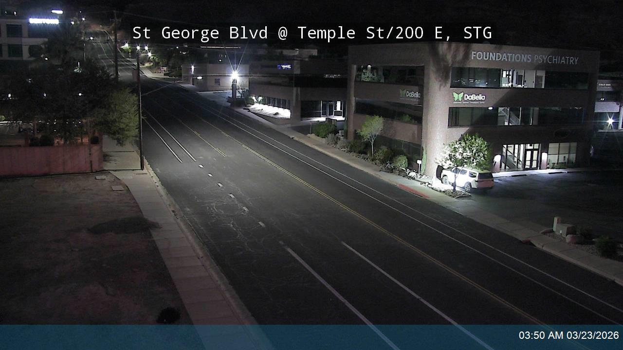 St George Blvd / SR-34 @ Temple St / 200 E, STG live webcam