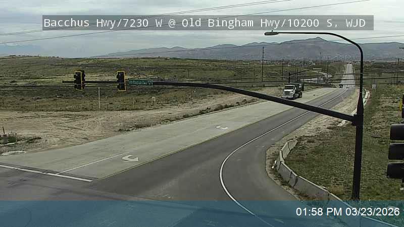 Bacchhus Hwy / 7230 W @ Old Bingham Hwy / 10200 S, WJD live webcam