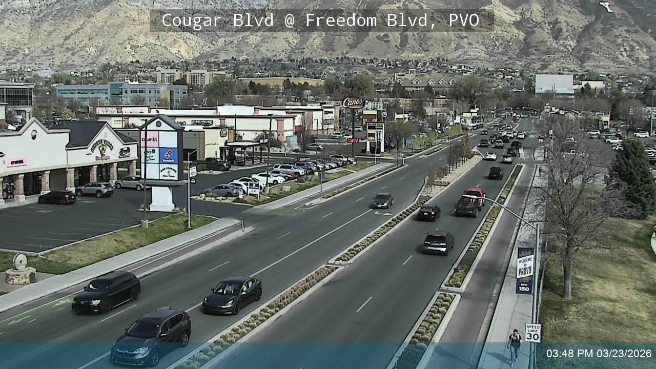 Cougar Blvd / 1230 N @ Freedom Blvd / 200 W, PVO live webcam