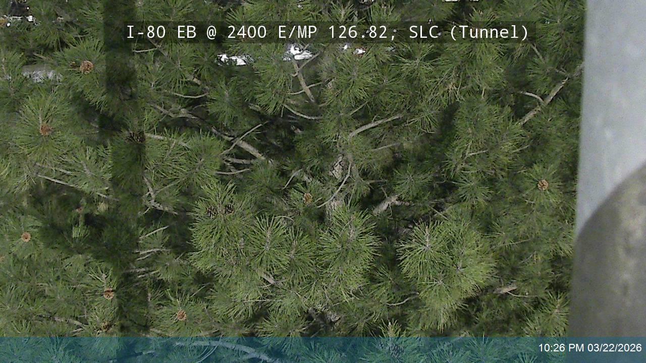I-80 EB @ 2400 E / MP 126.82, SLC (Tunnel) live webcam
