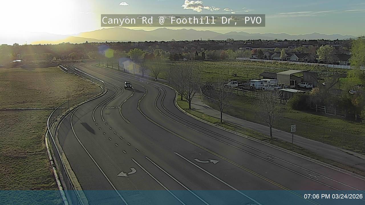 Canyon Rd @ Foothill Dr / 4525 N, PVO live webcam