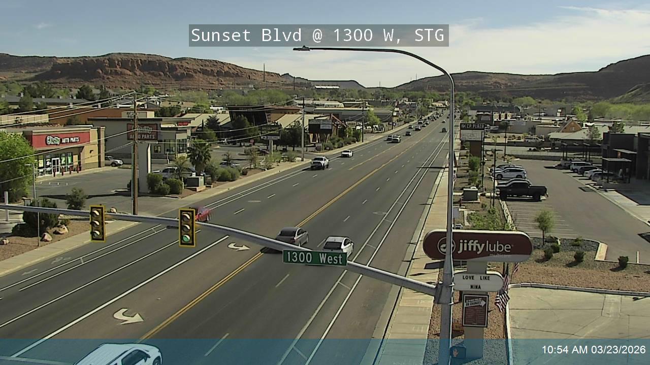 Sunset Blvd / SR-8 @ 1300 W, STG live webcam