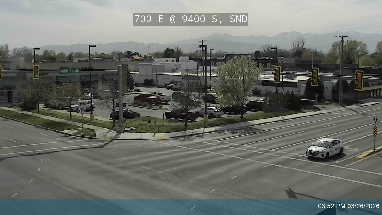 700 E / SR-71 @ 9400 S, SND live webcam