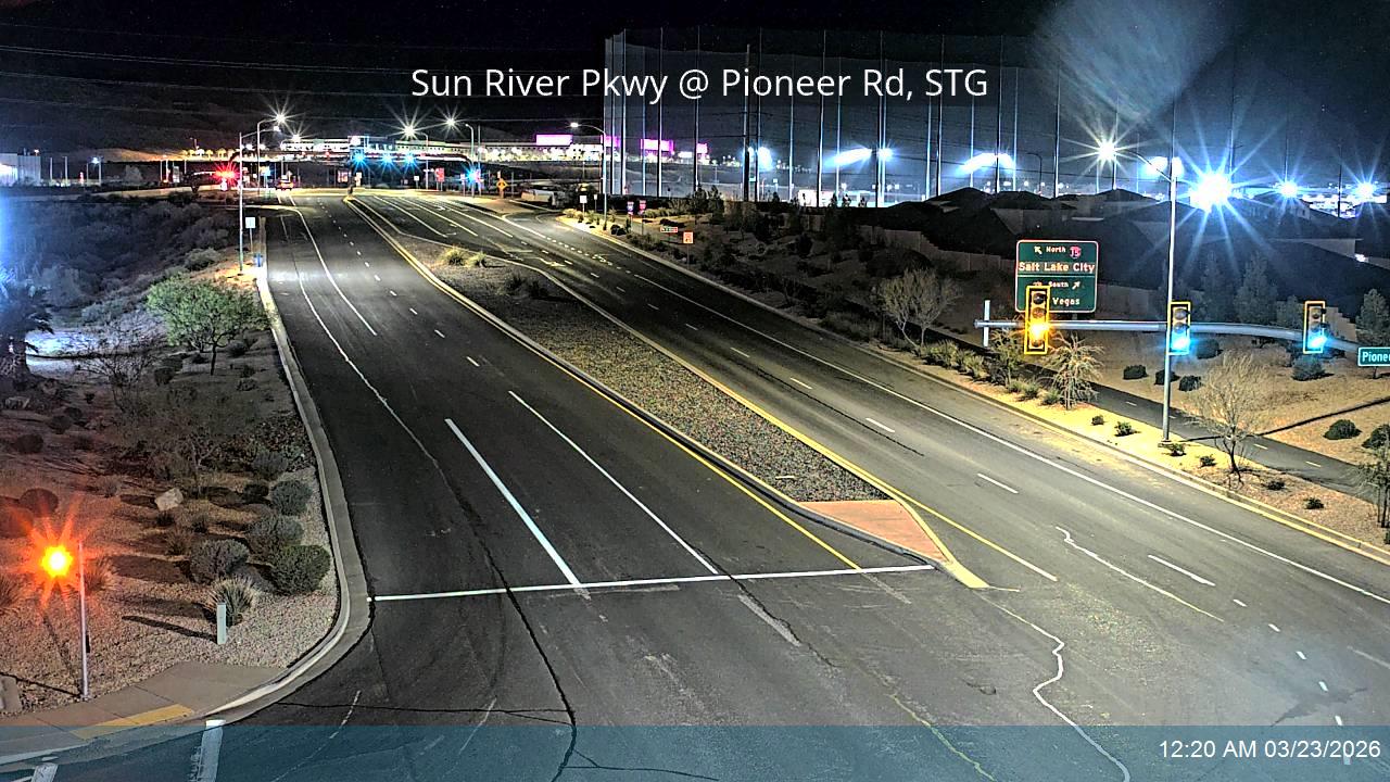 Sun River Pkwy @ Pioneer Rd, STG live webcam
