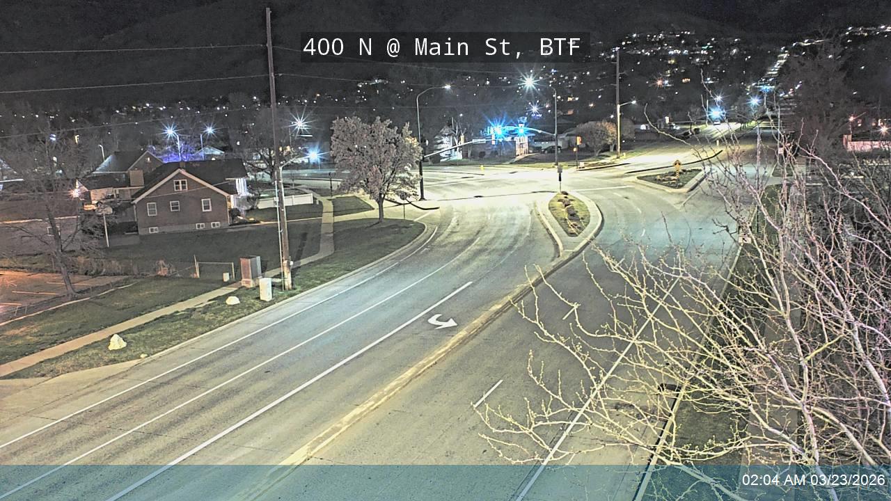 400 N / SR-106 @ Main St, BTF live webcam