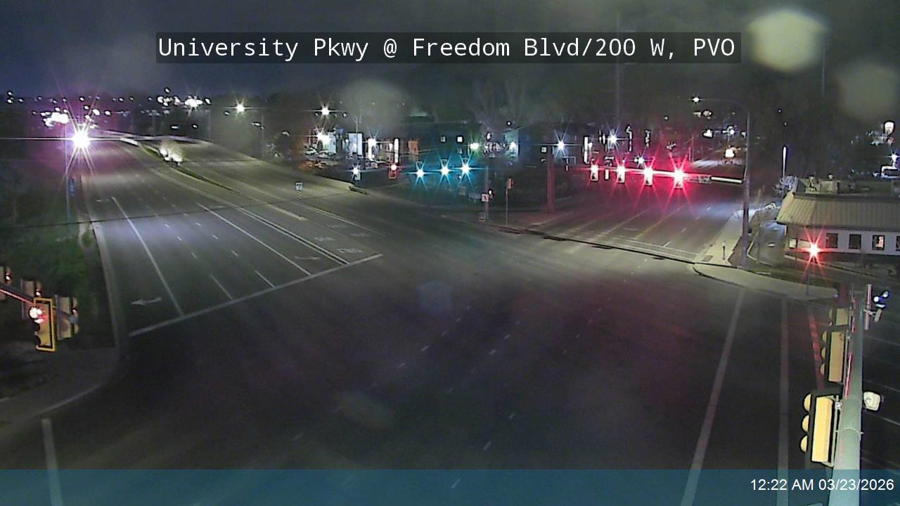 University Pkwy / SR-265 @ Freedom Blvd / 200 W, PVO live webcam