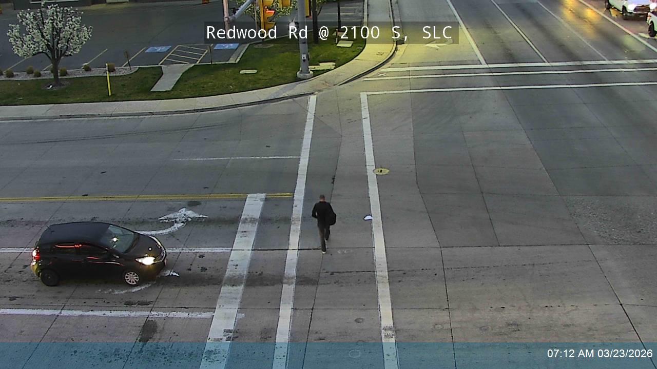 Redwood Rd / SR-68 @ 2100 S, SLC live webcam