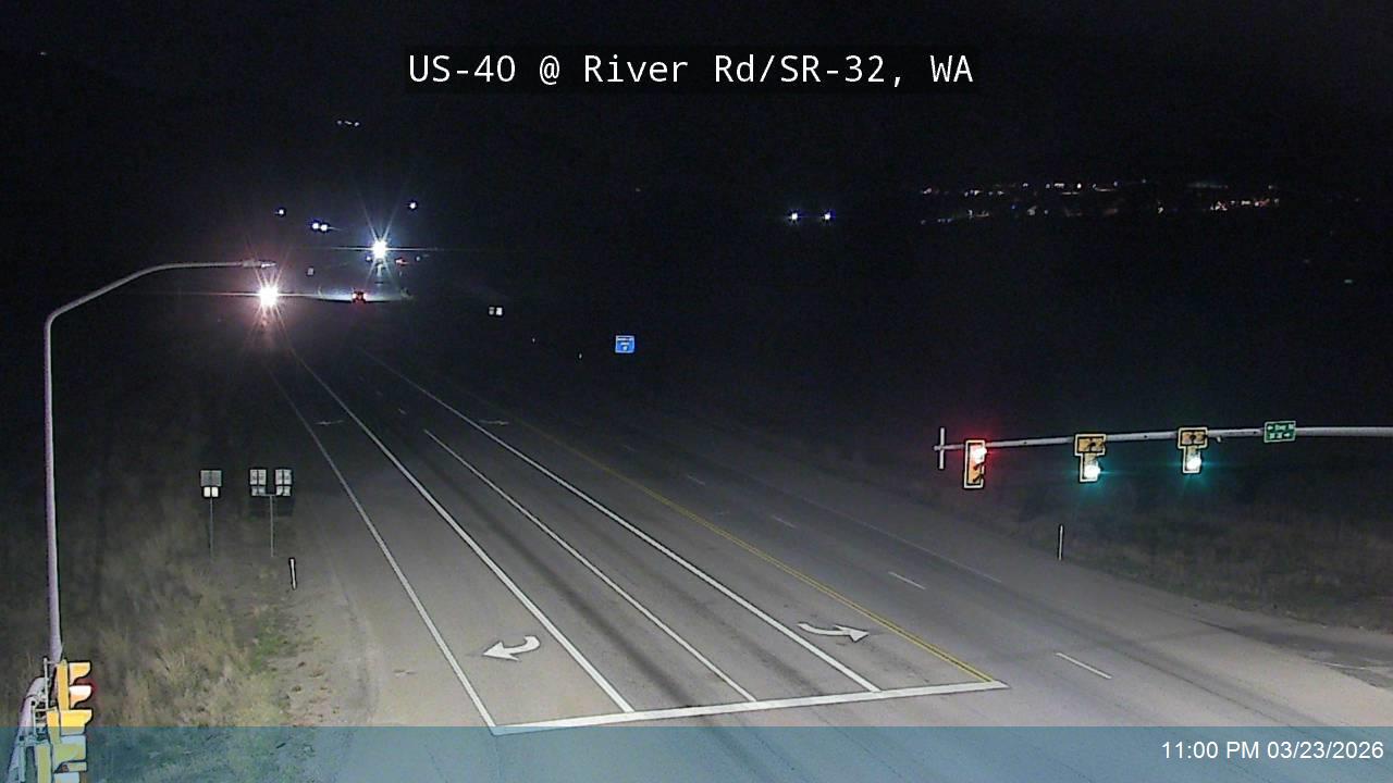 US-40 @ River Rd / SR-32 / MP 13.7, WA live webcam