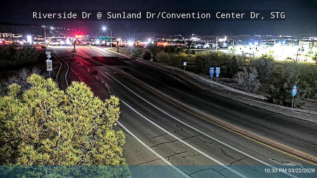 Riverside Dr @ Sunland Dr / Convention Center Dr, STG live webcam