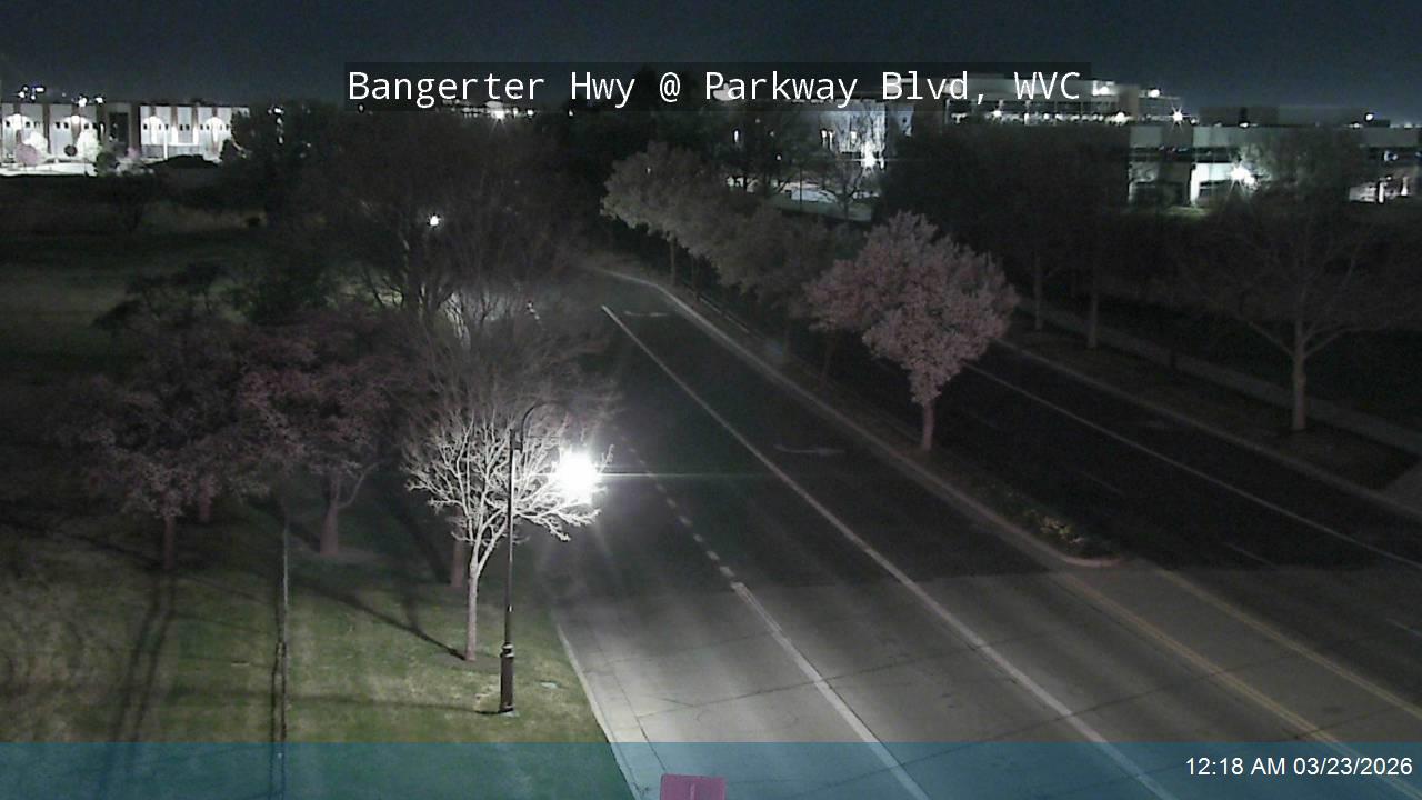 Bangerter Hwy / SR-154 @ Parkway Blvd / 2700 S, WVC live webcam