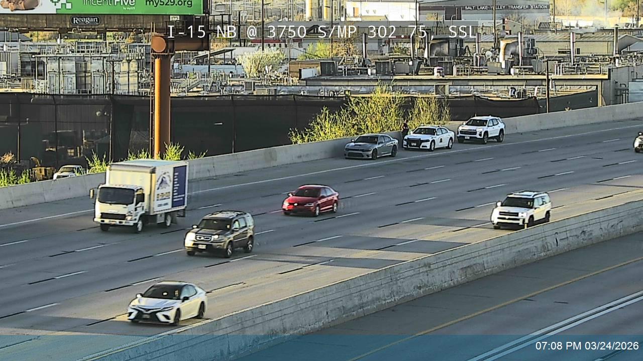 I-15 NB @ 3750 S / MP 302.75, SSL live webcam