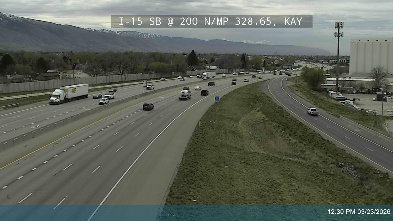 I-15 SB @ 200 N / SR-273 / MP 328.65, KAY live webcam