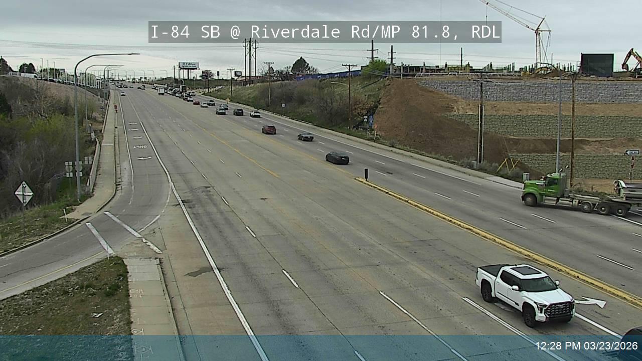 I-84 SB @ Riverdale Rd / SR-26 / MP 81.8, RDL live webcam