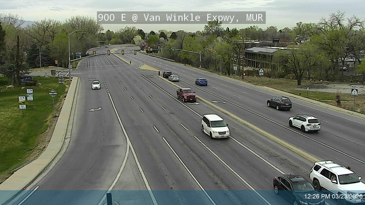 900 E / SR-71 @ Van Winkle Expwy / SR-152, MUR live webcam