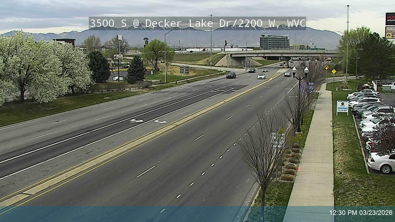 3500 S / SR-171 @ Decker Lake Dr / 2200 W, WVC live webcam
