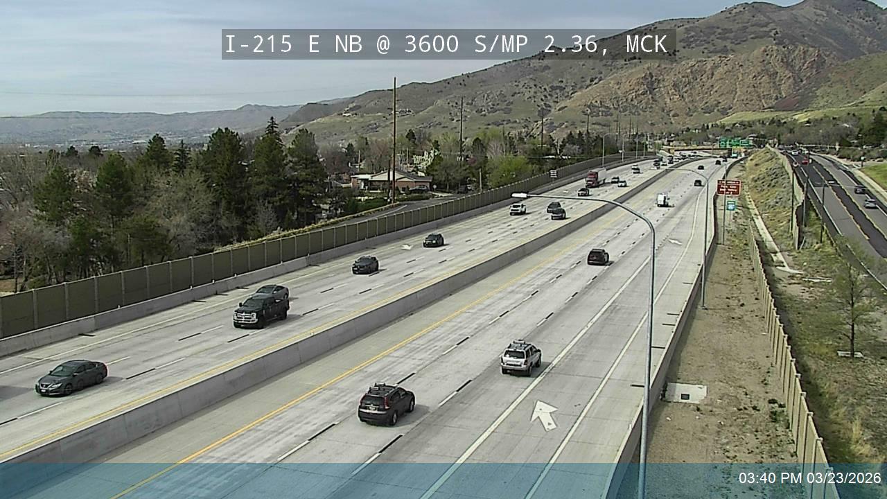 I-215 E NB @ 3600 S / MP 2.36, MCK live webcam