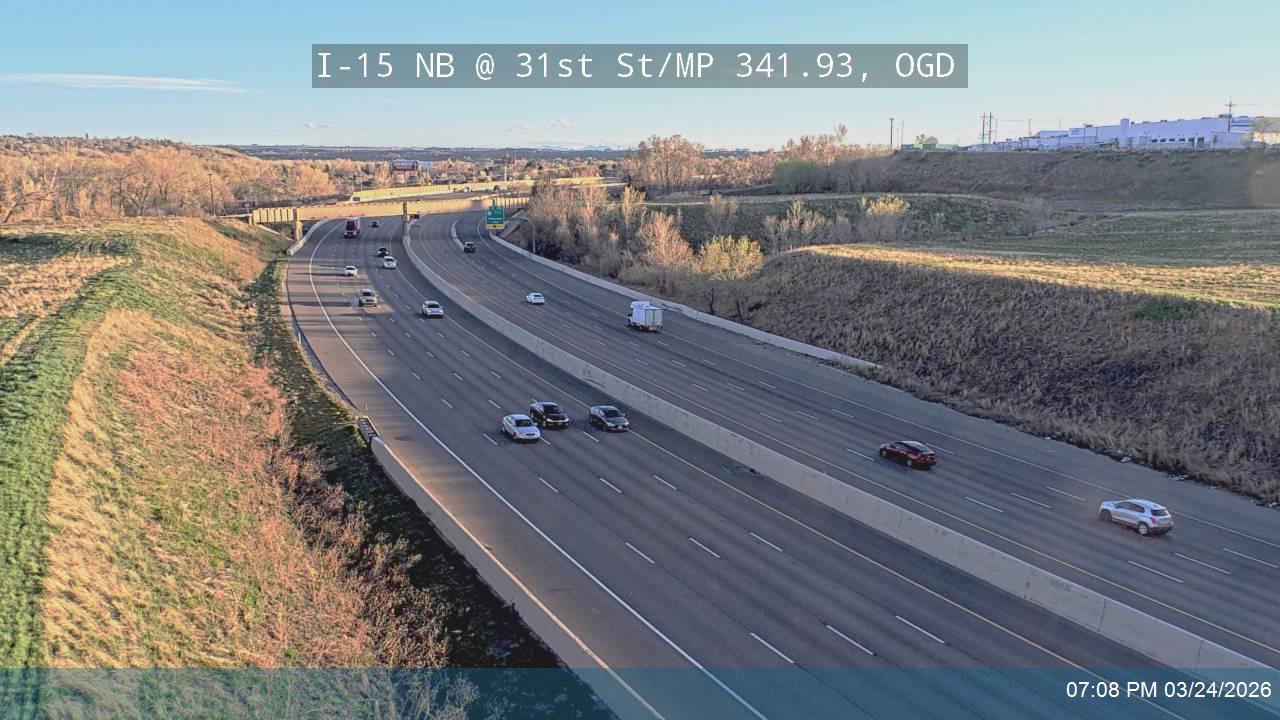 I-15 NB @ 31st St / Hinckley Dr / SR-79 / MP 341.93, OGD live webcam
