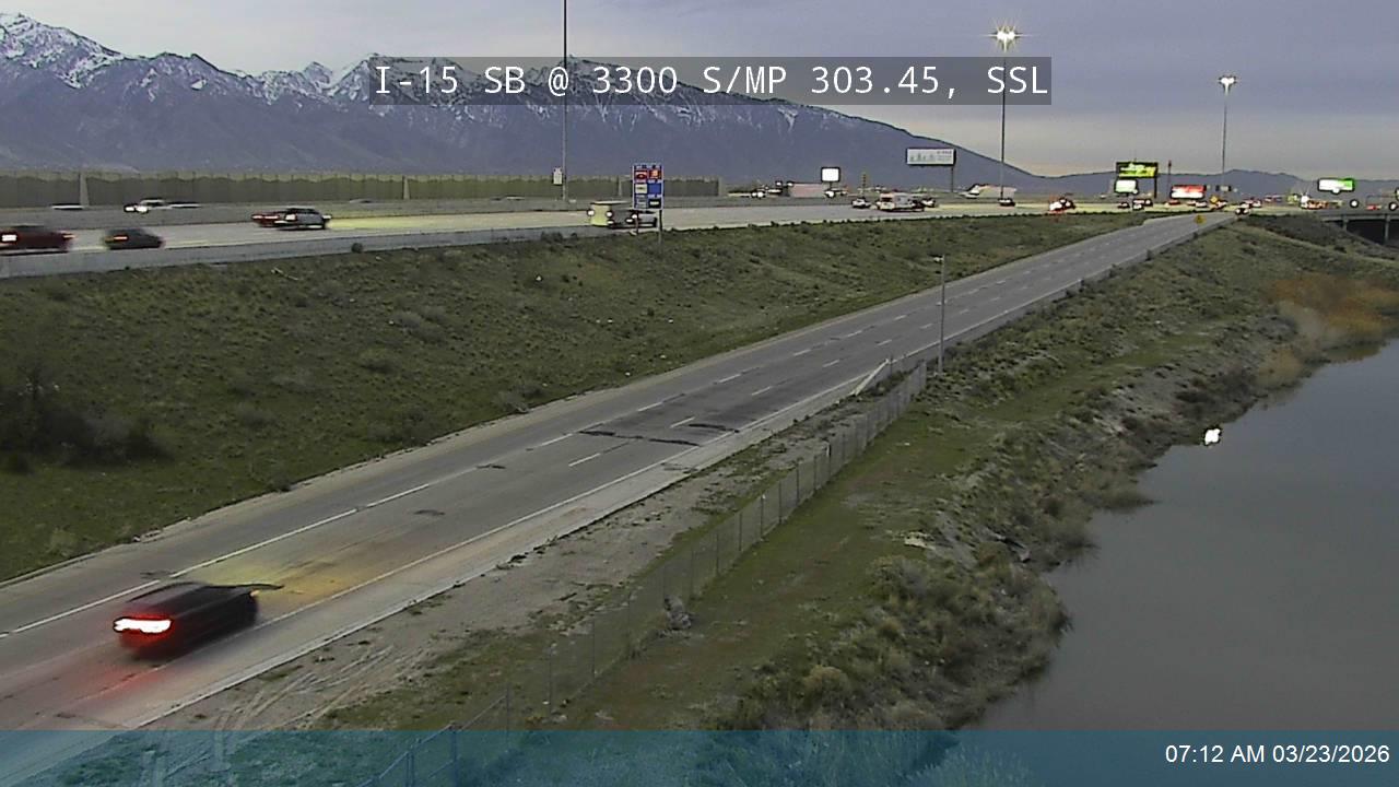 I-15 SB @ 3300 S / SR-171 / MP 303.45, SSL live webcam