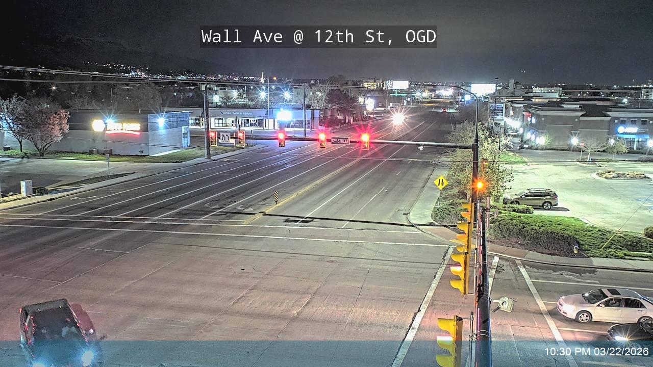 Wall Ave / SR-204 @ 12th St / SR-39, OGD live webcam