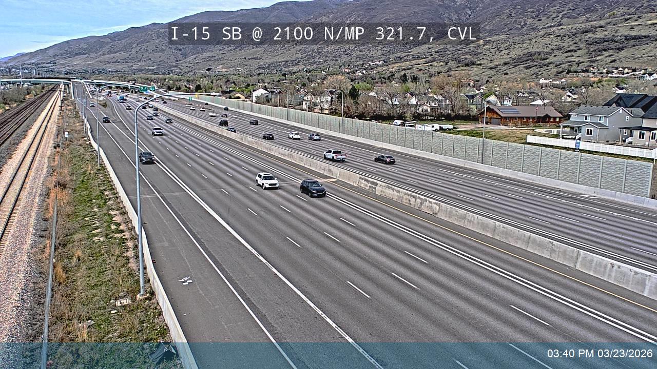 I-15 SB @ 2100 N / MP 321.7, CVL live webcam