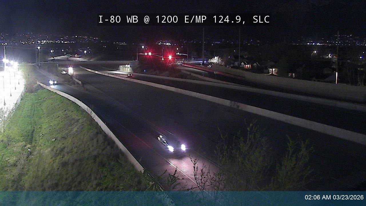 I-80 WB @ 1200 E / Highland Dr / MP 124.9, SLC live webcam